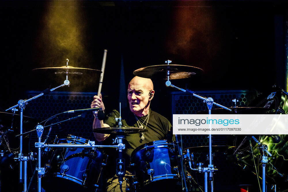 AC DC Copenhagen, Denmark. 15th, July 2015. The Australian rock band AC DC performs a live concert at Dyreskuepladsen in Roskilde as part of the Rock or Bust World 2015 Tour. Here drummer Chris Slade is seen live on stage. Roskilde Denmark