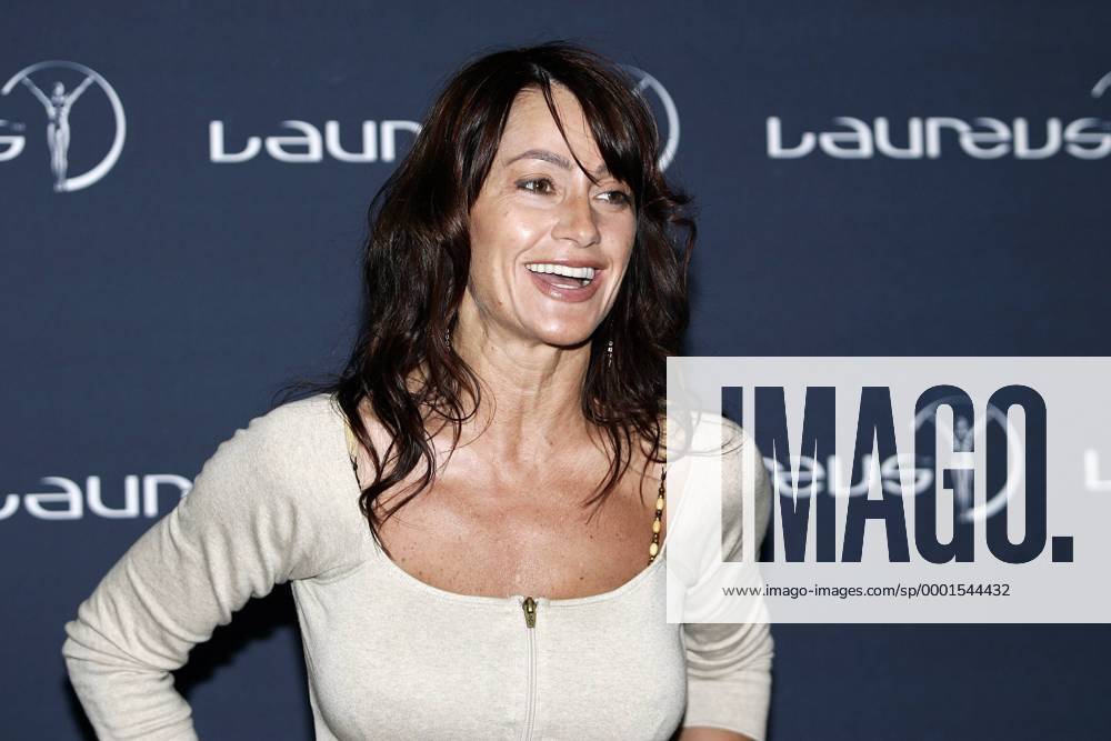 Nadia Comaneci (Rumänien) anläßlich der Verleihung der Laureus World Sports Awards Turnen Damen Laureus World Sports Awards 2005, Award, Sportlerwahl, Ehrung, Sportlerehrung, Sportlerauszeichnung Einzelbild Kleidung, Outfit, privat Estoril