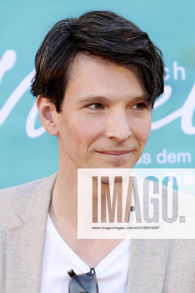 Sabin Tambrea at the premiere of the feature film Heinrich Vogeler From the Life of a Dreamer at the Theater am Goetheplatz Bremen, 12 05 2022 Foto:xC.xTamckex xFuturexImage