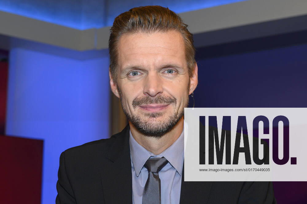 Florian Schroeder on the ARD talk show maischberger in WDR Studio BS 3 Cologne, 04 10 2022 Foto:xD.xAnoraganingrumx xFuturexImage