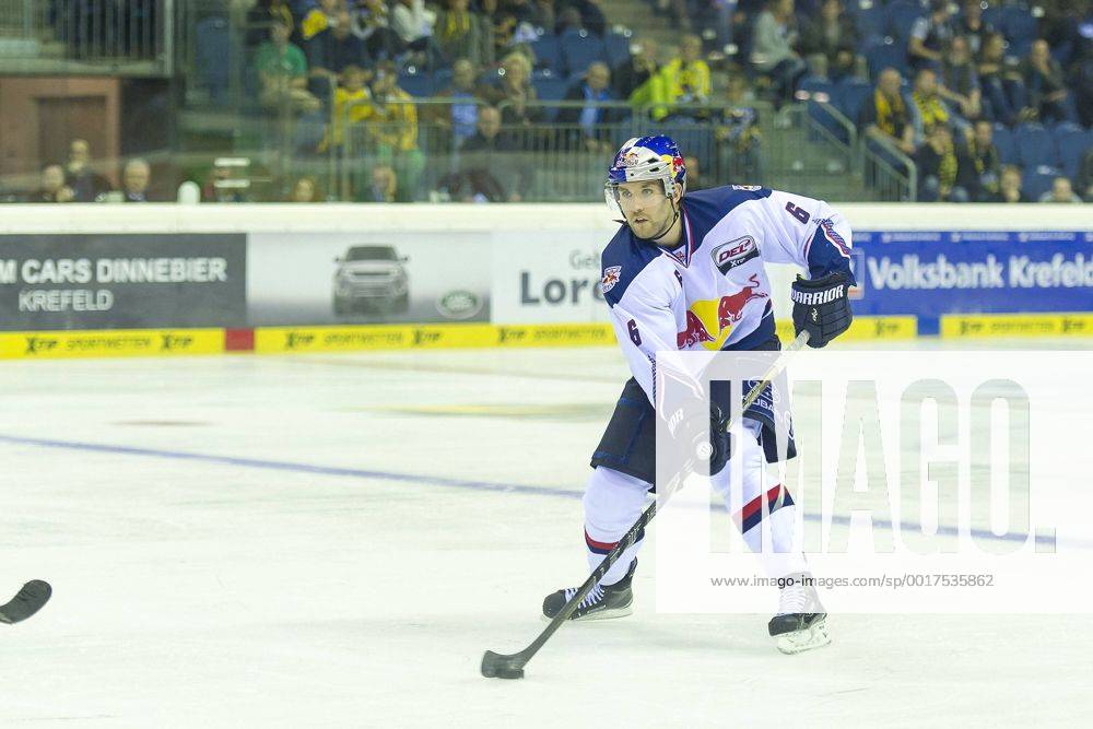 Krefeld, Deutschland 19. September 2014: 1. Bundesliga 14 15 - Krefeld Pinguine vs. EHC Red Bull Muenchen. Daryl Boyle (Muenchen) ot