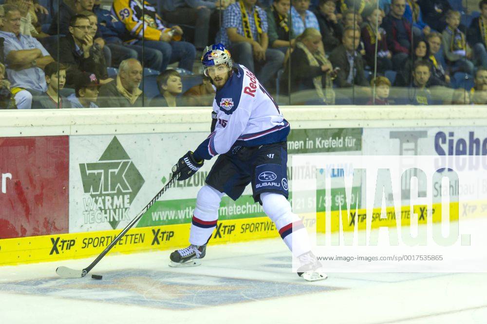Krefeld, Deutschland 19. September 2014: 1. Bundesliga 14 15 - Krefeld Pinguine vs. EHC Red Bull Muenchen. Daryl Boyle (Muenchen) ot