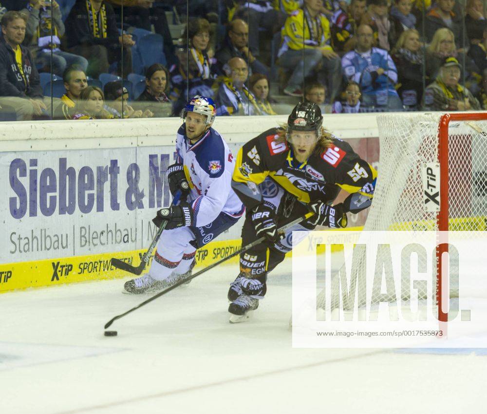 Krefeld, Deutschland 19. September 2014: 1. Bundesliga 14 15 - Krefeld Pinguine vs. EHC Red Bull Muenchen. Robin Weihager (Krefeld) ot