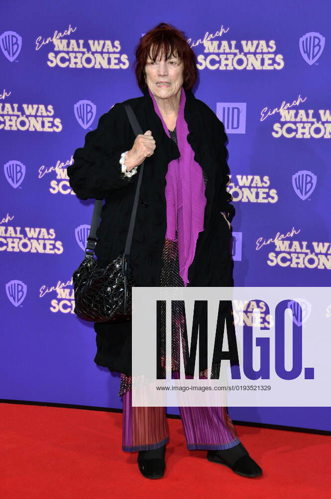 Regina Ziegler at the premiere of the feature film Einfach mal was Schönes at Zoo Palast Berlin, 08 11 2022 Foto:xN.xKubelkax xFuturexImage