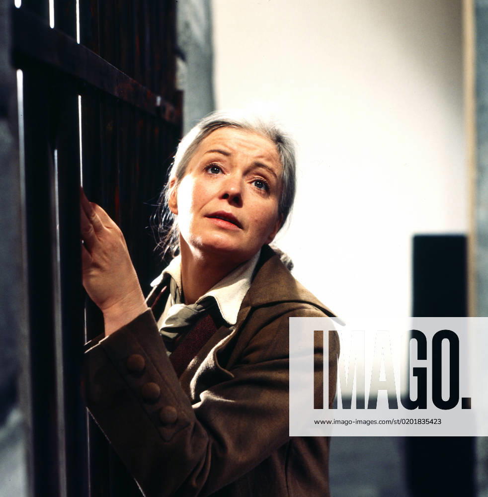 Sonntagskonzert: Das Spiel kann beginnen Sonntagskonzert: Das Spiel kann beginnen, Klassik-Sendereihe, Deutschland 1978, Regie: Hartmut Schottler, Mitwirkende: Gwyneth Jones (dramatischer Sopran), britische Opernsängerin, Deutschland , Deutschland