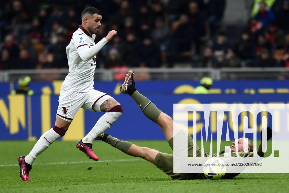 Photo IPP Paolo Bona Milan 10 02 2023 Serie A Football Championship season 2022 2023 Milan Turin Pictured Simon Kjaer on the ground and Antonio Sanabria Italy Photo Press Worldwide Copyright 0