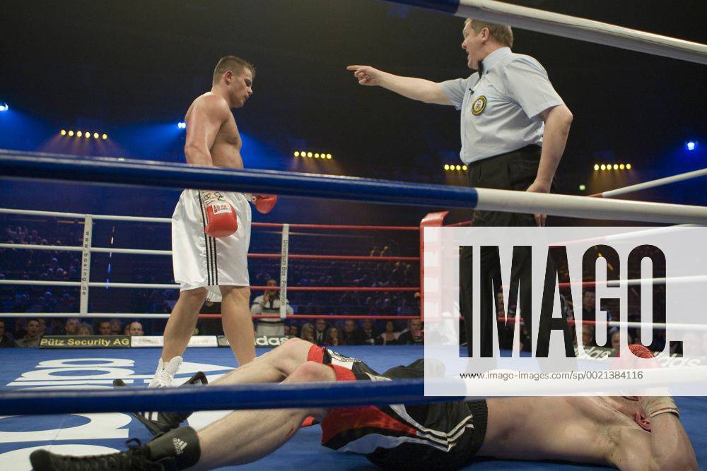 Boytsov vs. Bidenko Oberhausen BRD Boxen in Oberhausen WBA Inernational & WBO European Championship EM Europameisterschaft Denis Boytsov (Russia) vs. Taras Bidenko (Ukraine) Bidenko k.o am Boden (