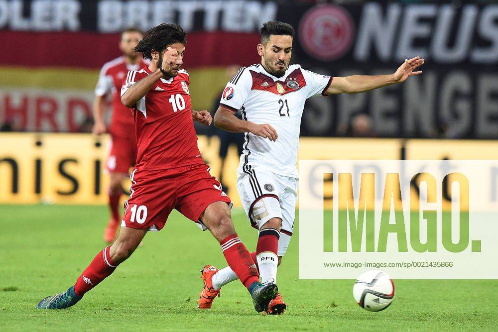 Fußball Länderspiel Deutschland - Georgien am 11.10.2015 in der Red Bull Arena in Leipzig Tornike Okriashvilli ( Georgien ), links - Ilkay Gündogan ( Deutschland ), rechts xRx