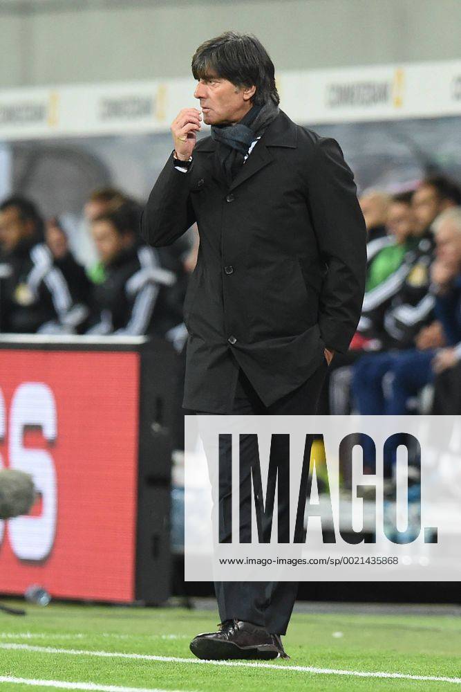 Fußball Länderspiel Deutschland - Georgien am 11.10.2015 in der Red Bull Arena in Leipzig Joachim Löw ( Bundestrainer ) xRx