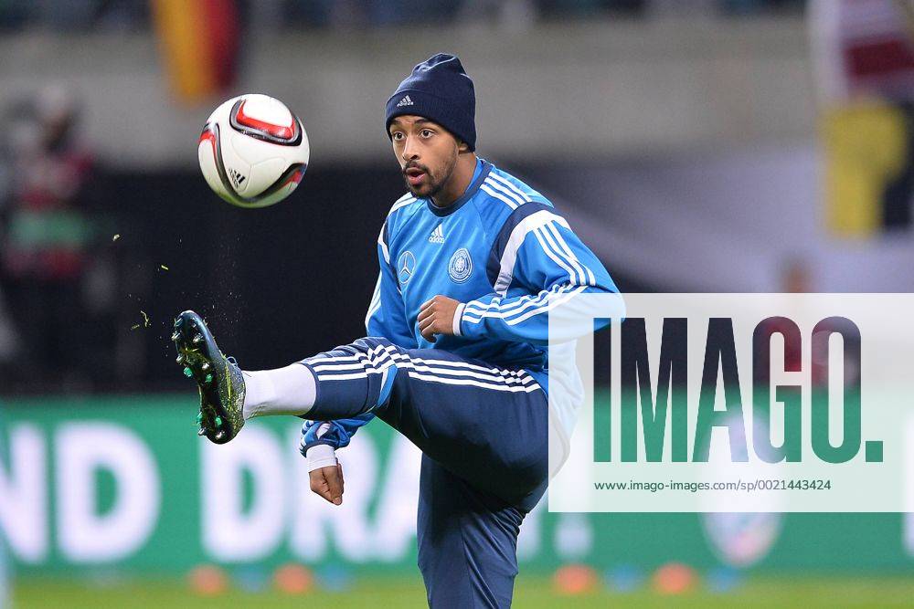 Fußball EM-Qualifikation Deutschland - Georgien am 11.10.2015 in der Red Bull Arena in Leipzig Karim Bellarabi ( Deutschland )