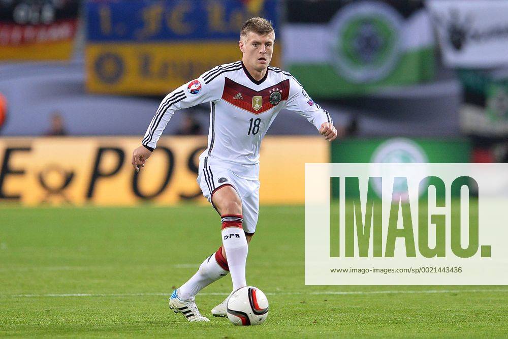 Fußball EM-Qualifikation Deutschland - Georgien am 11.10.2015 in der Red Bull Arena in Leipzig Toni Kroos ( Deutschland )