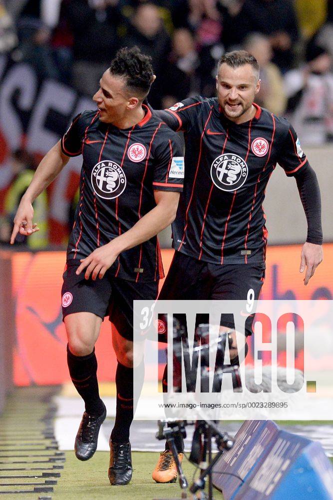 Fußball 1. Bundesliga 27. Spieltag Eintracht Frankfurt - Hannover 96 am 19.03.2016 in der Commerzbank-Arena in Frankfurt Torjubel zum 1:0 durch Ã nis Ben-Hatira ( Frankfurt )( Frankfurt 32