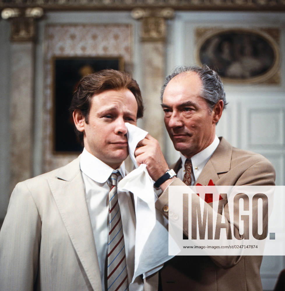 Spiel im Schloß Spiel im Schloß, Fernsehfilm, Deutschland 1985, Regie: Otto Schenk, Darsteller: Alexander Wächter, Martin Benrath, Deutschand