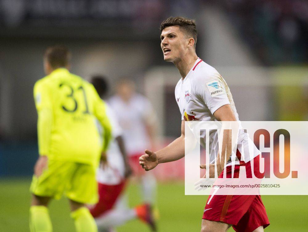 Fußball, 1. Bundesliga, Saison 2016 2017, 6. Spieltag, RB Leipzig - FC Augsburg, Freitag (30.09.2016), Red Bull Arena, Leipzig. Leipzigs Marcel Sabitzer. RM001