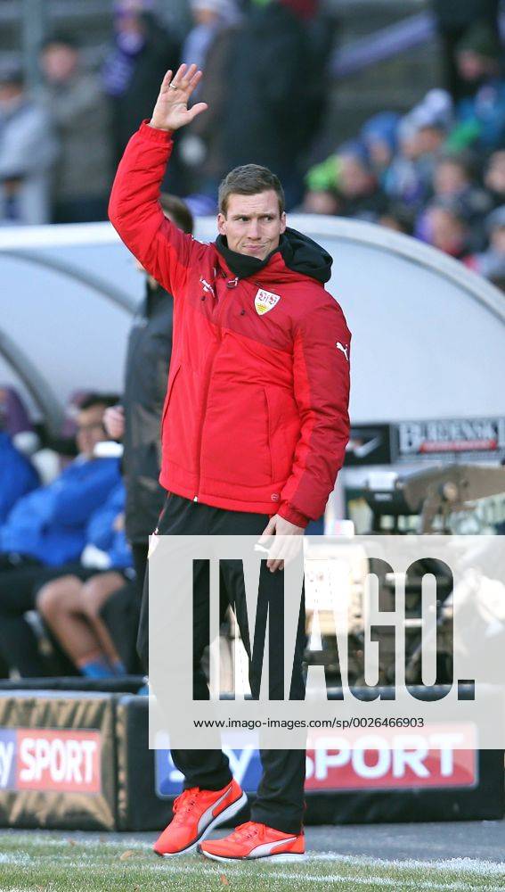 Deutschland, Aue, Fußball 2. Bundesliga 15. Spieltag Saison 2016 2017 FC Erzgebirge Aue vs. VfB Stuttgart: VfB Trainer Hannes Wolf