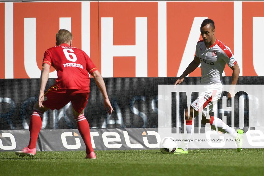 Fußball 2. Liga 28. Spieltag Fortuna Düsseldorf - 1. FC Union Berlin am 09.04.2017 in der Esprit-Arena in Düsseldorf Jerome Kiesewetter (Duesseldorf 8), gegen Kristian Pedersen (Union Berlin 6), WD