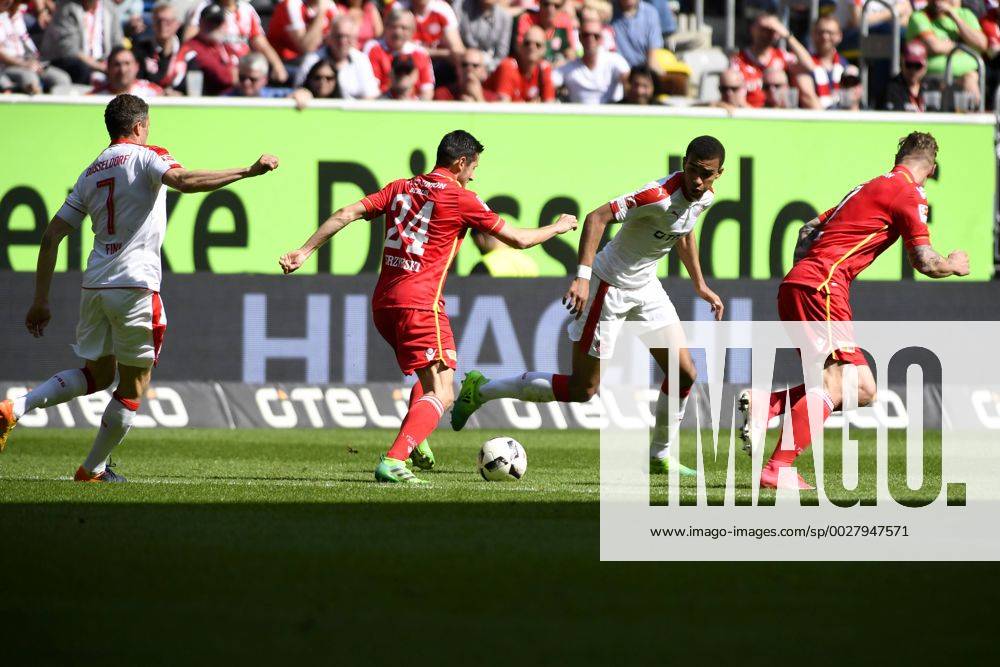 Fußball 2. Liga 28. Spieltag Fortuna Düsseldorf - 1. FC Union Berlin am 09.04.2017 in der Esprit-Arena in Düsseldorf Kevin Akpoguma (Duesseldorf 6), gegen Steven Skrzybski (Union Berlin 24), und Emanuel Pogatetz (Union Berlin 3), WD