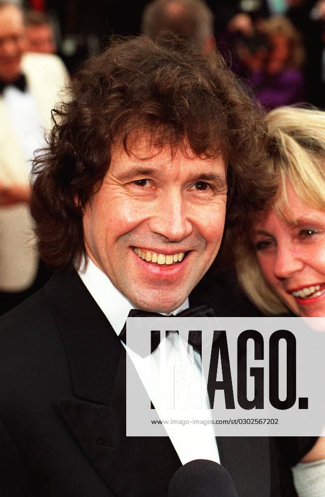 STEPHEN REA British Actor At the 1993 Academy Awards COMPULSORY CREDIT: UPPA Photoshot Photo UGL 005629 G-09 29.03.1993 STEPHEN REA British Actor At the 1993 Academy Awards COMPULSORY CREDIT: Starstock Photoshot Photo UGL 005629 G-09 29.03.1993, Credit:Photoshot Avalon United Kingdom