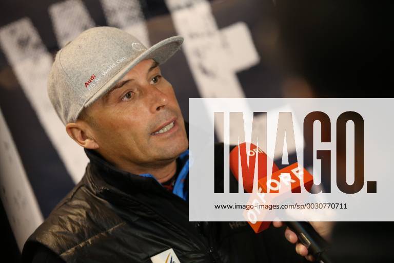 ALPINE SKIING - FIS WC Soelden SOELDEN,AUSTRIA,29.OCT.17 - ALPINE SKIING - FIS World Cup season opening, Rettenbachferner, giant slalom, men. Image shows race director Markus Waldner (FIS). GEPAxpictures xMathiasxMandl