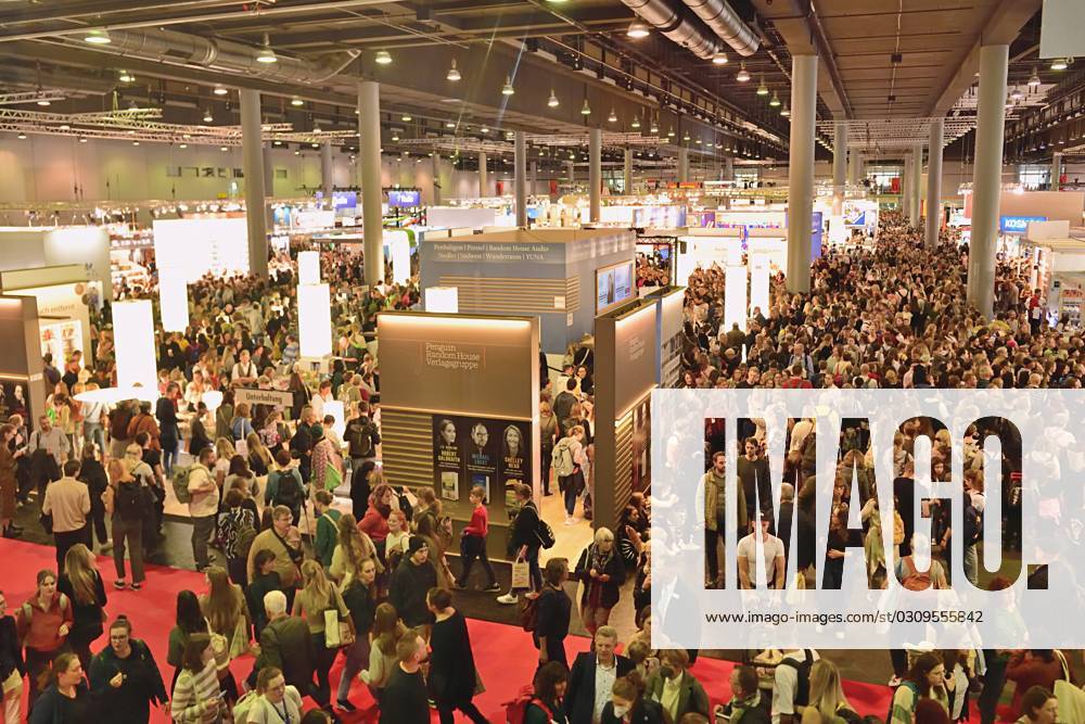 Frankfurt Book Fair Frankfurt Book Fair 2023 The crowds of visitors on, todays Saturday of the fair is large Frankfurt am Main Messe Hessen Germany