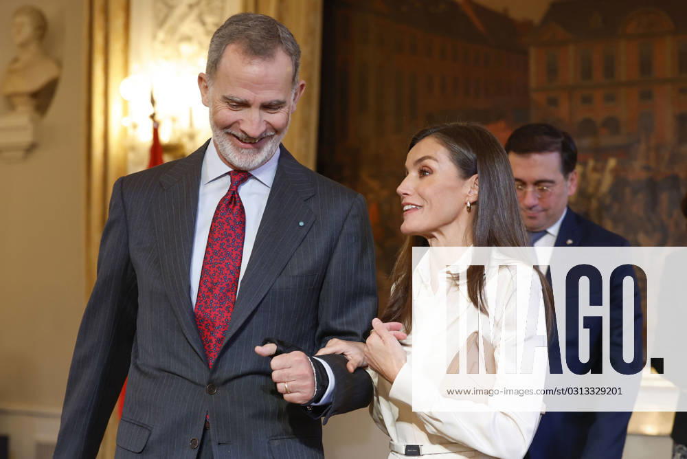 Spain s King Felipe VI (L) and Queen Letizia (R) during a gathering with the Spanish community in Copenhagen, Denmark, 08 November 2023, on the last day of their visit to Denmark. Spanish Royal couple visit Denmark !ACHTUNG: NUR REDAKTIONELLE NUTZUNG!