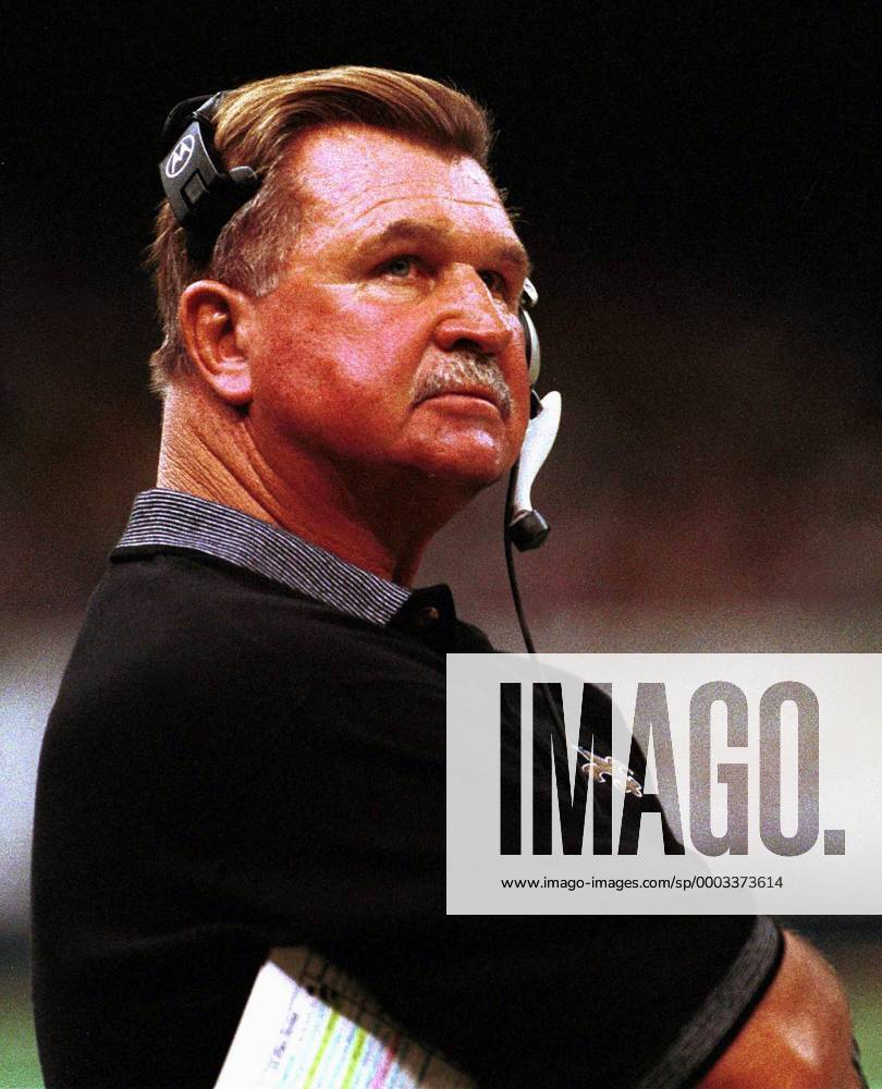 Trainer Mike Ditka (New Orleans Saints) - (NOP99091202) American Football Herren NFL 1999 2000 Porträt American Football Herren NFL 1999 2000 Porträt