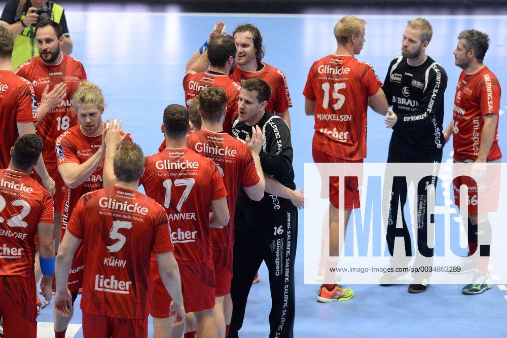 Cheers joy after the victory Nebojsa Simic Goalkeeper MT Melsungen M Arjan Arnoldus Haenen R Handball 1 Bundesliga MT Melsungen vs Fuechse Berlin 27 05 2018 Handball 1 Bundesliga MT Melsungen vs Fuechse Berlin 27 05 2018 Kassel