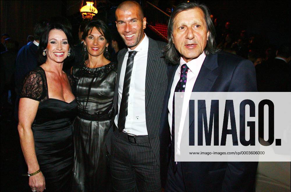 Zinedine Zidane (Frankreich, 2.v.re.) nebst Ehefrau Veronique (2.v.li.) mit Nadia Comaneci (li.) und Ilie Nastase (beide Rumänien) auf einer Gala des Uhrenherstellers IWC - (pan25275) Fußball Herren Gala 2008 Gruppe Genf Freude, Fußball Herren Gala 2008 Gruppe Genf Freude,
