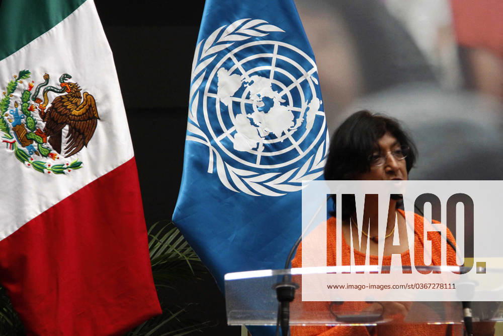 OAXACA, Oax.-Agreement-ONU-Oaxaca. G04071106.JPG OAXACA, Oax.-Agreement-ONU-Oaxaca. El gobernador de la entidad, Gabino Cué firma decreto Por un Oaxaca a favor de los Derechos Humanos y la No Discriminación con la Alta Comisionada de las Naciones Unidas, Navanethem Pillay, la manana de este lunes en la capital oaxaquena. EGV. Foto: Quadratín Agencia EL UNIVERSAL. México