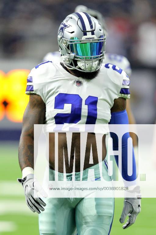 Houston, Texas, U.S - Dallas Cowboys running back Ezekiel Elliott (21) prior to the NFL American Football Herren USA regular season game between the Houston Texans and the Dallas Cowboys at NRG Stadium in Houston, TX on October 7, 2018 NFL 2018 - Dallas Cowboys vs Houston Texans OCT 07 - ZUMAw137 20181007_zap_w137_018
