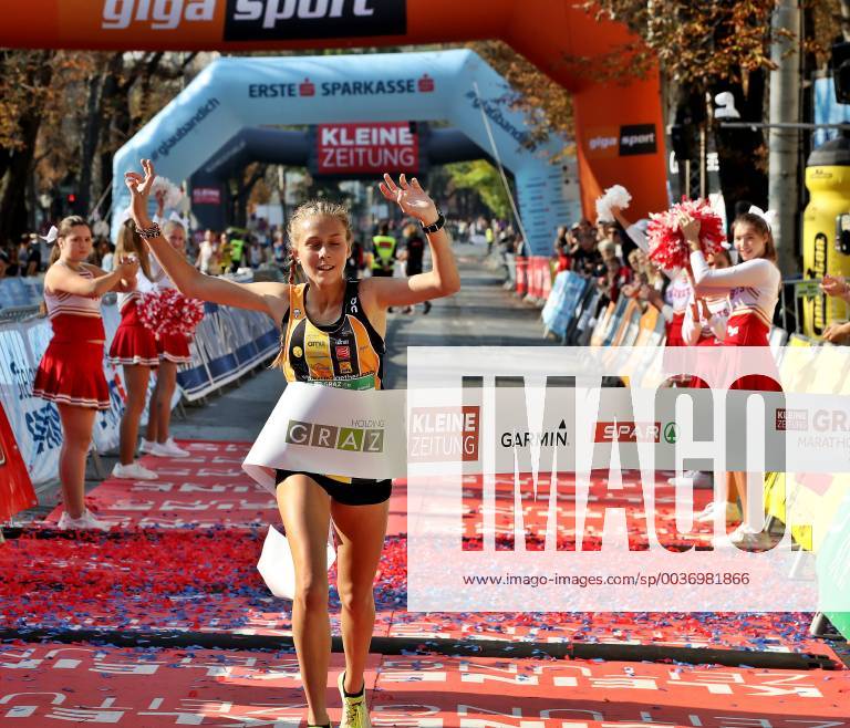 RUNNING - Graz Marathon GRAZ,AUSTRIA,14.OCT.18 - RUNNING - Graz Marathon. Image shows Carina Reicht (AUT). GEPAxpictures Oberlaender