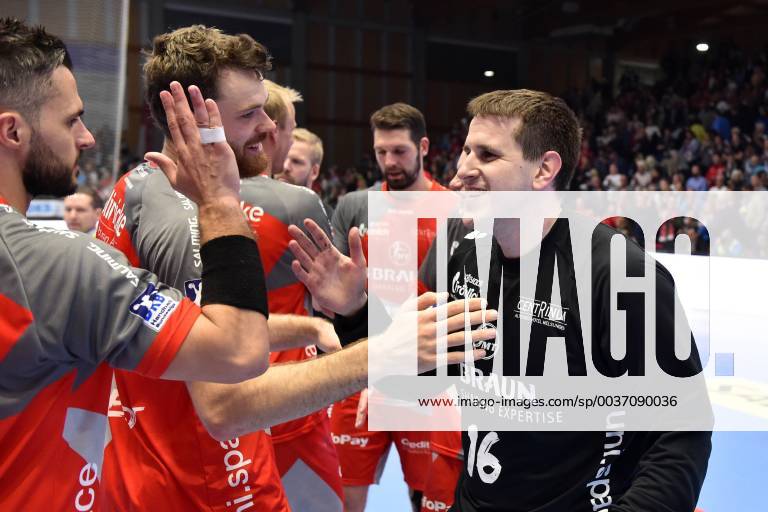Cheers Joy after the victory Nebojsa Simic Goalkeeper MT Melsungen R Michael Allendorf L and Simon Birkefeldt M GER MT Melsungen Bergischer HC Handball 1 Bundesliga Men 21 218 2018 GER MT Melsungen Bergischer HC Handball 1 Liga Maenner 21 10 2018 Kassel