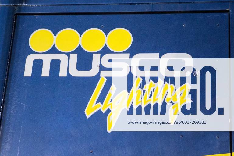Leipzig 29 10 2018 Alfred Kunze Sportpark Football Men NOFV Oberliga BSG Chemie Leipzig Under floodlighting In the picture musco lighting Logo According to the guidelines of the DFB Deutscher Fußball Bund it is forbidden to take photos in the stadium and or from the game in the form of sequence pictures and video-like photo series to be used or recycled DFB regulations prohibit any use of photographs as image sequences and or quasi video