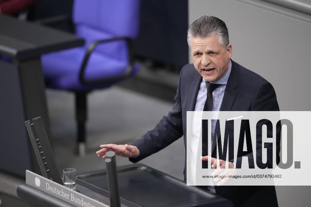 German Bundestag, 145th plenary session Thorsten Frei CDU very energetic with powerful gesture in portrait during his speech on the supplementary budget 2023 at the 145th session of the German Bundestag in Berlin, 15 12 2023 Berlin Berlin Germany