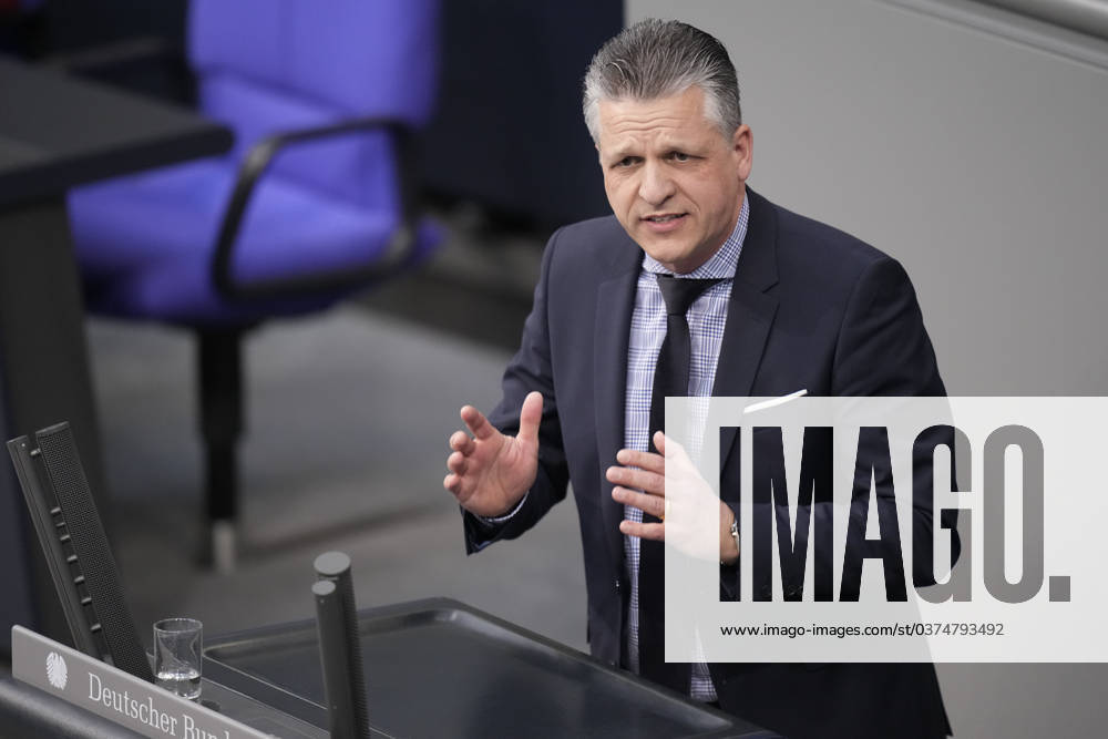 German Bundestag, 145th plenary session Thorsten Frei CDU very energetic with powerful gesture in portrait during his speech on the supplementary budget 2023 at the 145th session of the German Bundestag in Berlin, 15 12 2023 Berlin Berlin Germany