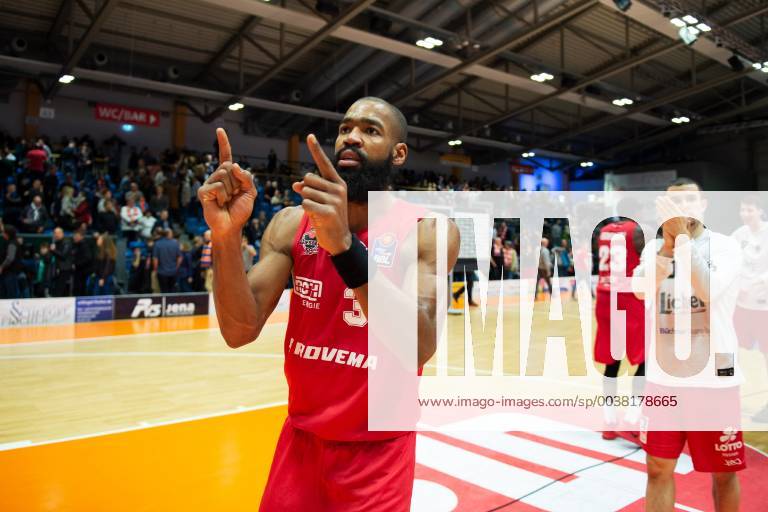 Easycredit Basketball Bundesliga Matchday 15 on 5 1 2019 Season 2018 2019 Science City Jena vs. Giessen 46ers Brandon Thomas Giessen happy after the victory in Jena Sparkassen Arena Jena