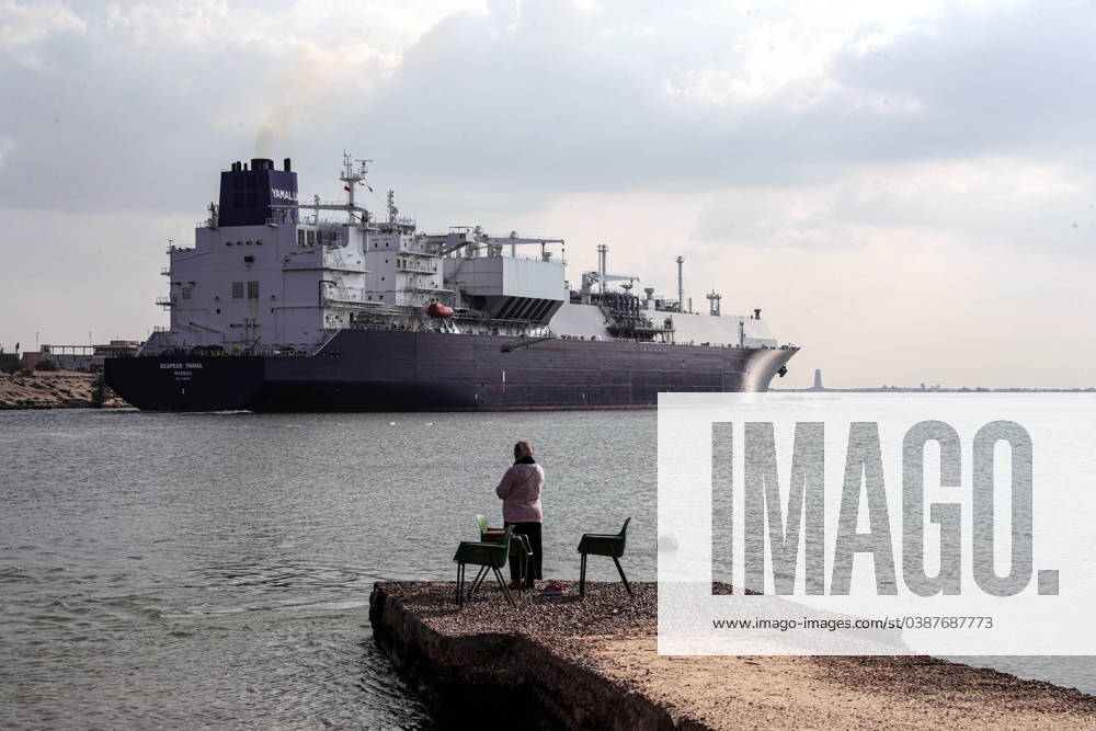 (240113) -- CAIRO, Jan. 13, 2024 -- A large ship travels on the Suez Canal in Ismailia Province, Egypt, Jan. 13, 2024. Chairman of Egypt s Suez Canal Authority (SCA) Osama Rabie said on Friday that navigation traffic in the canal is regular in both directions. In a statement, Rabie denied reports about the temporary suspension of navigation in the Suez Canal as a result of the tension in the Red Sea s strategic Bab-el-Mandeb area. ) EGYPT-SUEZ CANAL-NAVIGATION AhmedxGomaa