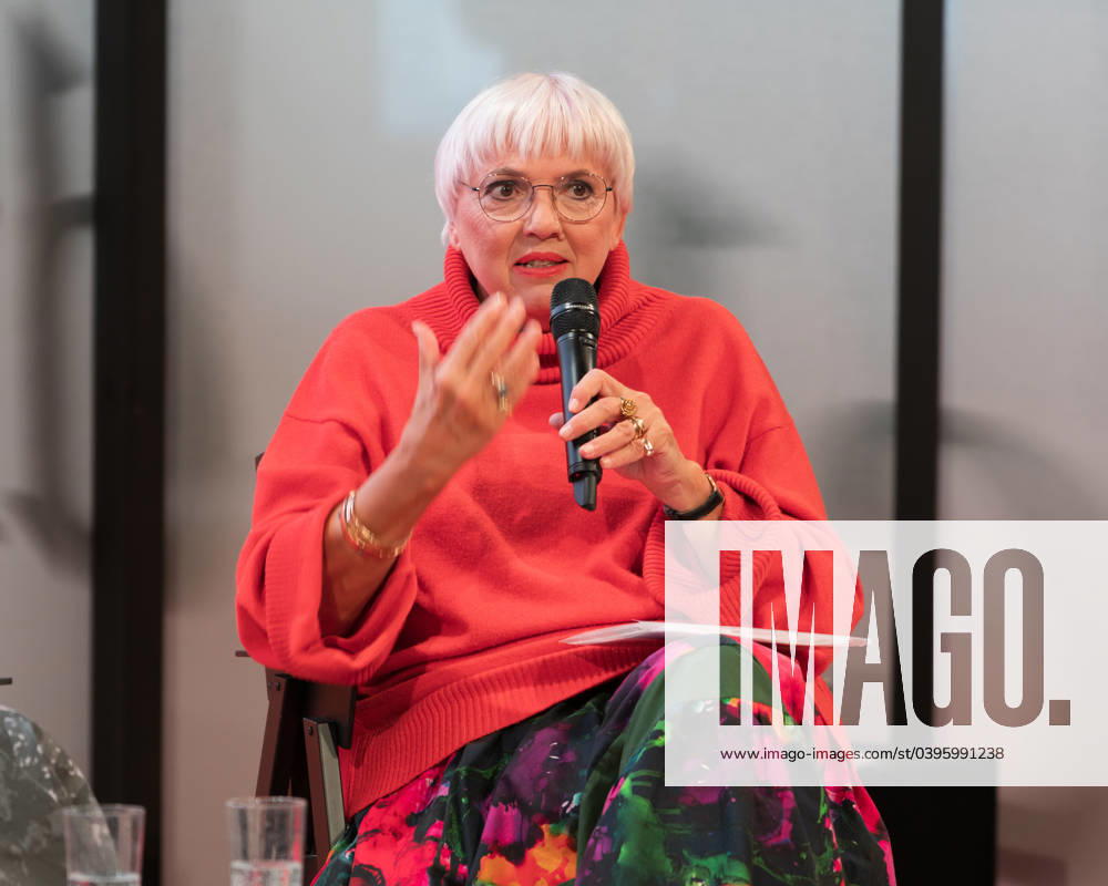 FRANKFURT AM MAIN, Germany - October 18 2023: Claudia Roth auf der 75. Frankfurter Buchmesse FRANKFURT AM MAIN, Germany - October 18 2023: Claudia Roth (*1955, German politician) auf der Bühne auf der 75. Frankfurter Buchmesse