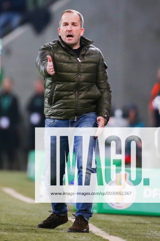 Coach Manuel Baum FC Augsburg gestures DFB regulations prohibit any use of photographs as image sequences and or quasi video GER Football DFB Cup FC Augsburg RB Leipzig 02 04 2019 Augsburg