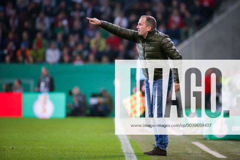 Coach Manuel Baum FC Augsburg gestures DFB regulations prohibit any use of photographs as image sequences and or quasi video GER Football DFB Cup FC Augsburg RB Leipzig 31 03 2019 Augsburg