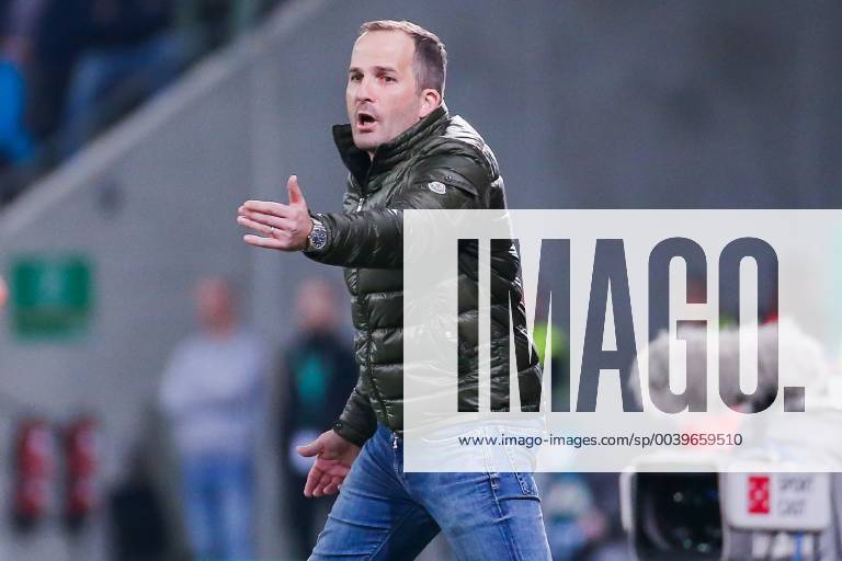 Coach Manuel Baum FC Augsburg gestures DFB regulations prohibit any use of photographs as image sequences and or quasi video GER Football DFB Cup FC Augsburg RB Leipzig 02 04 2019 Augsburg