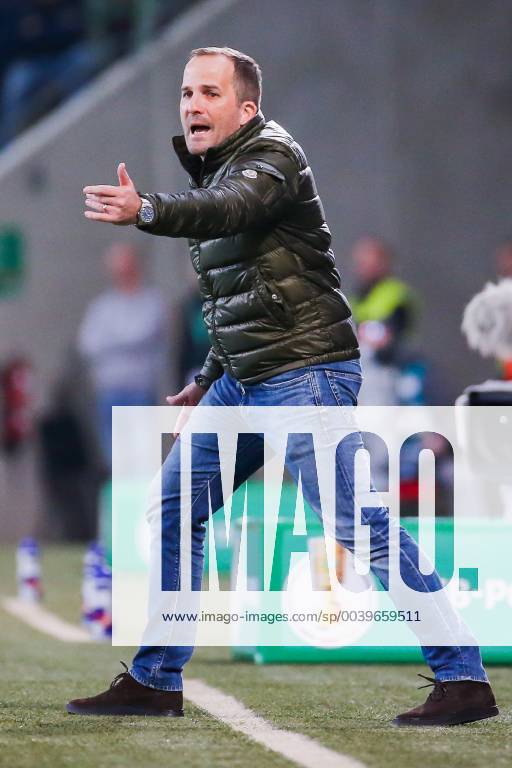 Coach Manuel Baum FC Augsburg gestures DFB regulations prohibit any use of photographs as image sequences and or quasi video GER Football DFB Cup FC Augsburg RB Leipzig 02 04 2019 Augsburg