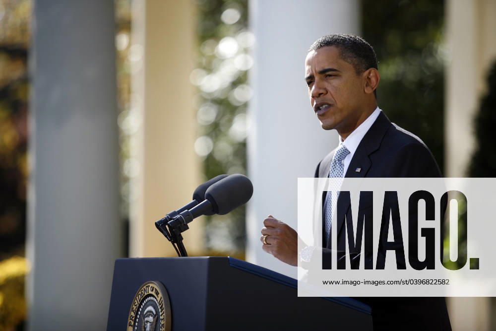 Obama Statement on Jobs and Ft. Hood Washington, D.C. - November 6, 2009 -- United States President Barack Obama makes a statement in the Rose Garden of the White House regarding the nation s economy and the shootings yesterday at Fort Hood, Texas, Friday, November 6, 2009..Credit: Martin H. Simon Pool via CNP Washington District of Columbia United States of America