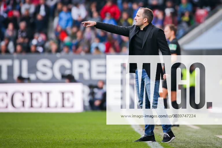 Coach Manuel Baum FC Augsburg gestures DFL regulations prohibit any use of photographs as image sequences and or quasi video GER Football 1 Bundesliga FC Augsburg TSG 1899 Hoffenheim 07 04 2019 Augsburg