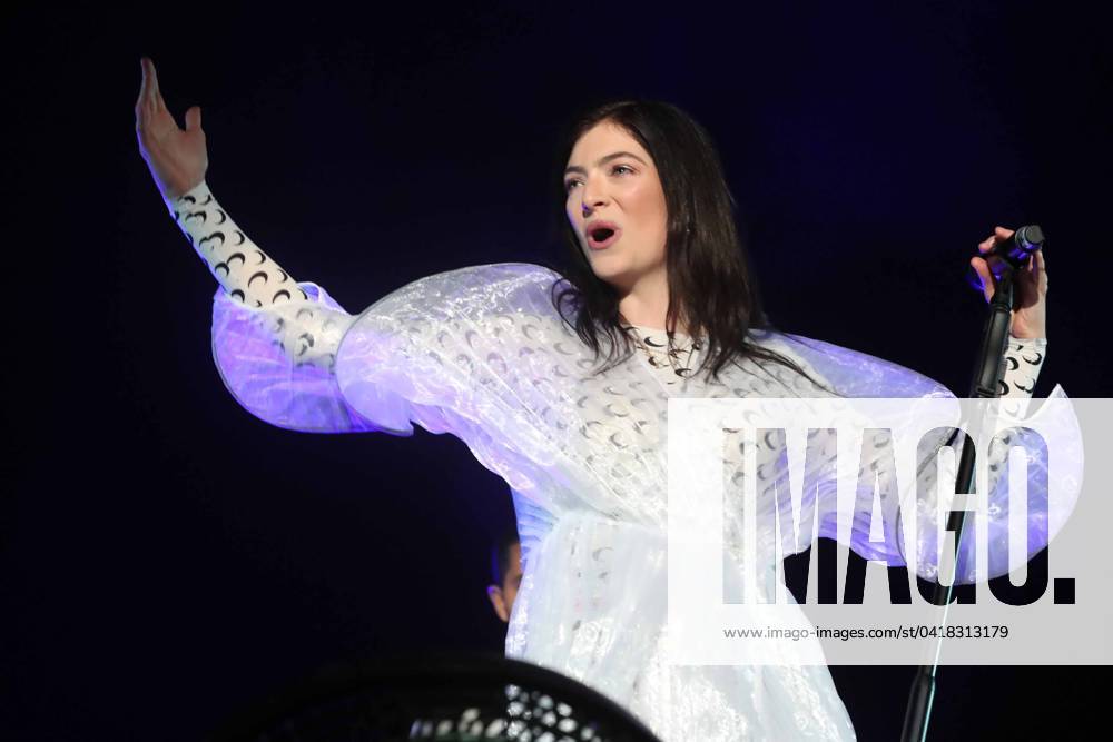 EUM20181117ESP47 JPG CIUDAD DE MÉXICO Concert Concierto Corona Capital Concert by New Zealand singer and songwriter, Lorde, during her participation in the Corona Capital, which takes place this weekend at the Autódromo Hermanos Rodríguez November 17, 2018 Foto Agencia EL UNIVERSAL Nadya Murillo MAR