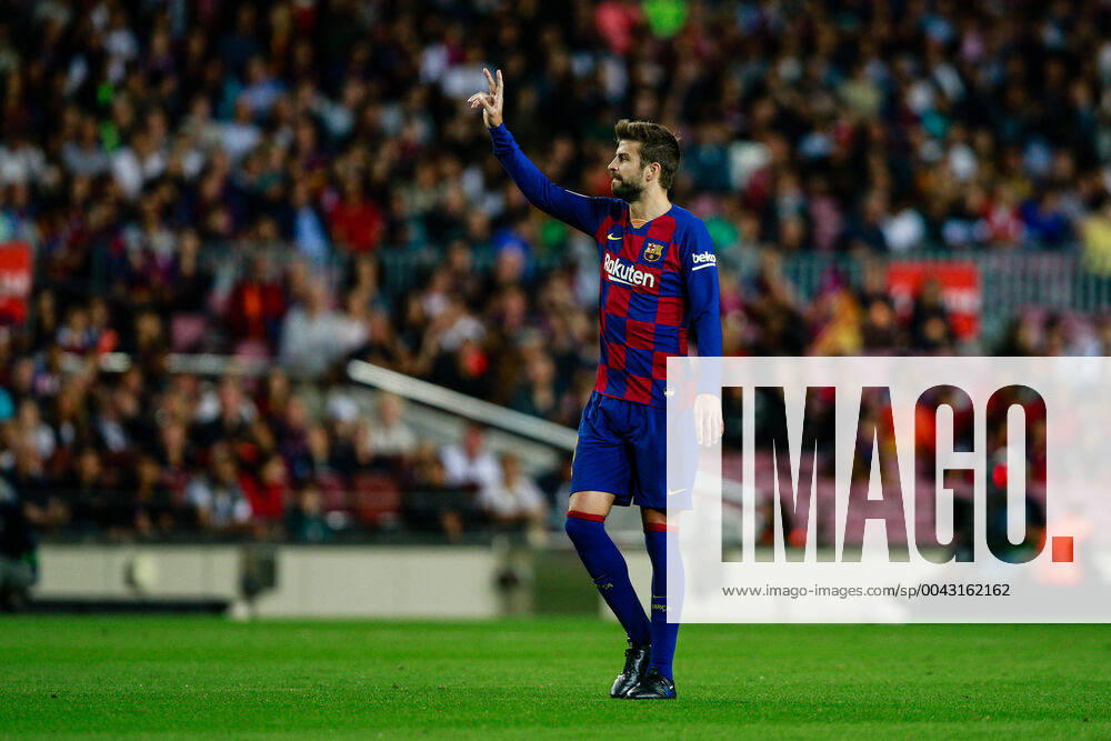 03 Gerard Pique from Spain of FC Barcelona, Barca during the La Liga match between FC Barcelona and Sevilla FC in Camp Nou Stadium in Barcelona 06 of October of 2019, Spain. Soccer: La Liga - FC Barcelona v Sevilla - ZUMAa181 20191006_zaa_a181_001
