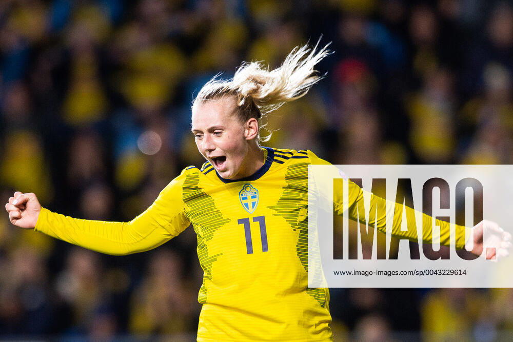 Stina Blackstenius of Sweden celebrates scoring 6 0 during the UEFA Womens Euro Qualifier football match between Sweden and Slovakia on October 8, 2019 in Gothenburg Photo Daniel Stiller Image Agency code DS 59396 bbeng football football soccer soccer women women euro qualifier qualification em qualifier em slovakia sweden sweden slovakia cheers,