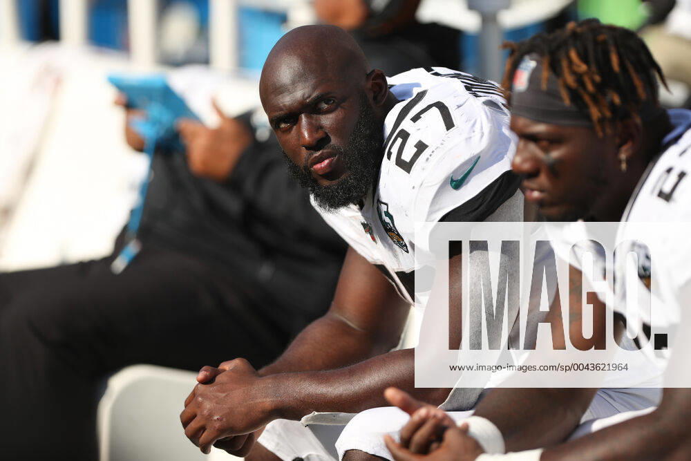 CINCINNATI, OH - OCTOBER 20: Jacksonville Jaguars running back Leonard Fournette (27) looks at the scoreboard during the game against the Jacksonville Jaguars and the Cincinnati Bengals on October 20th 2019, at Paul Brown Stadium in Cincinnati, OH. (Photo by Ian Johnson Icon Sportswire) NFL, American Football Herren, USA OCT 20 Jaguars at Bengals Icon191020020