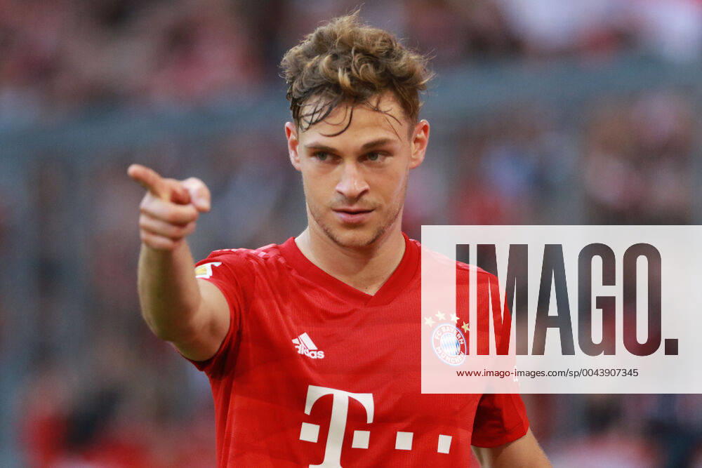 Joshua Kimmich FC Bayern Munich gestures football Allianz Arena Munich FC Bayern Munich 1 FC Union Berlin 26 10 2019