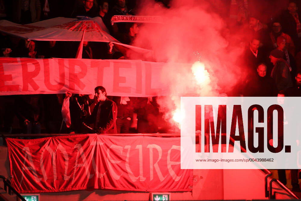 Fans of FC Bayern Munich II ignite Bengalos and smoke bombs, Bengalo, Bengalos, fireworks, flare, fans, audience, spectators, mood, atmosphere, stadium, 28 10 2019, Munich Germany , football, 3 League, FC Bayern Munich II SV Waldhof Mannheim, DFB DFL REGULATIONS PROHIBIT ANY USE OF PHOTOGRAPHS AS IMAGE SEQUENCES AND OR QUASI VIDEO